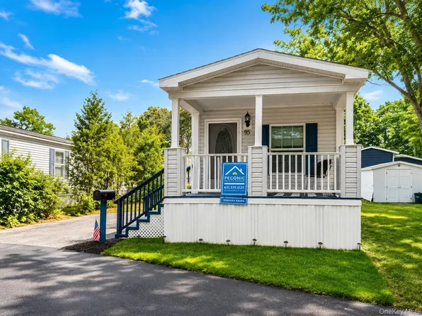 37 Hubbard Avenue #95, Riverhead, NY 11901