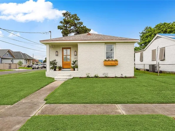 401 E Damour St, Chalmette, LA 70043