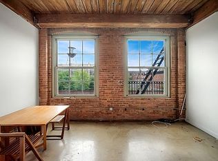 59 Kent St #2D, Brooklyn, NY 11222