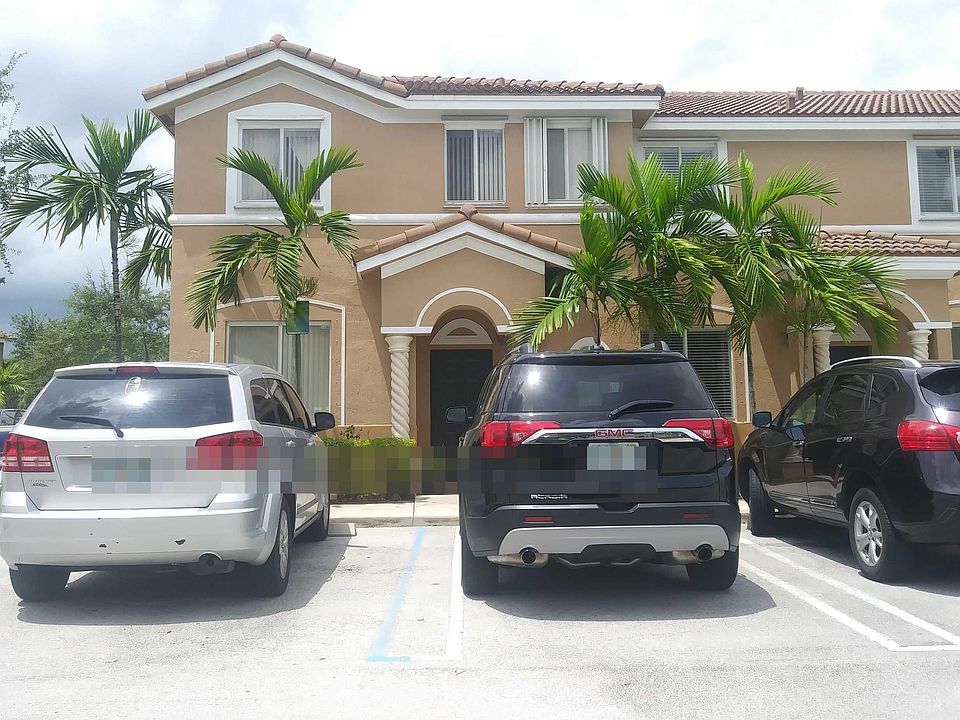 1st image of 2447 SE 12th St #160