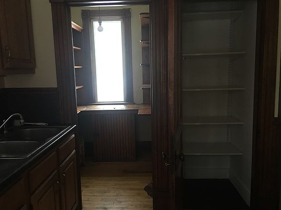 3rd image of 241 W Hewitt Ave