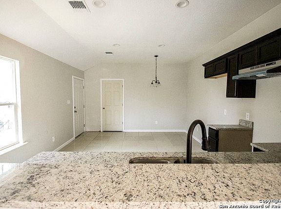 4th image of 2311 Suzette Ave