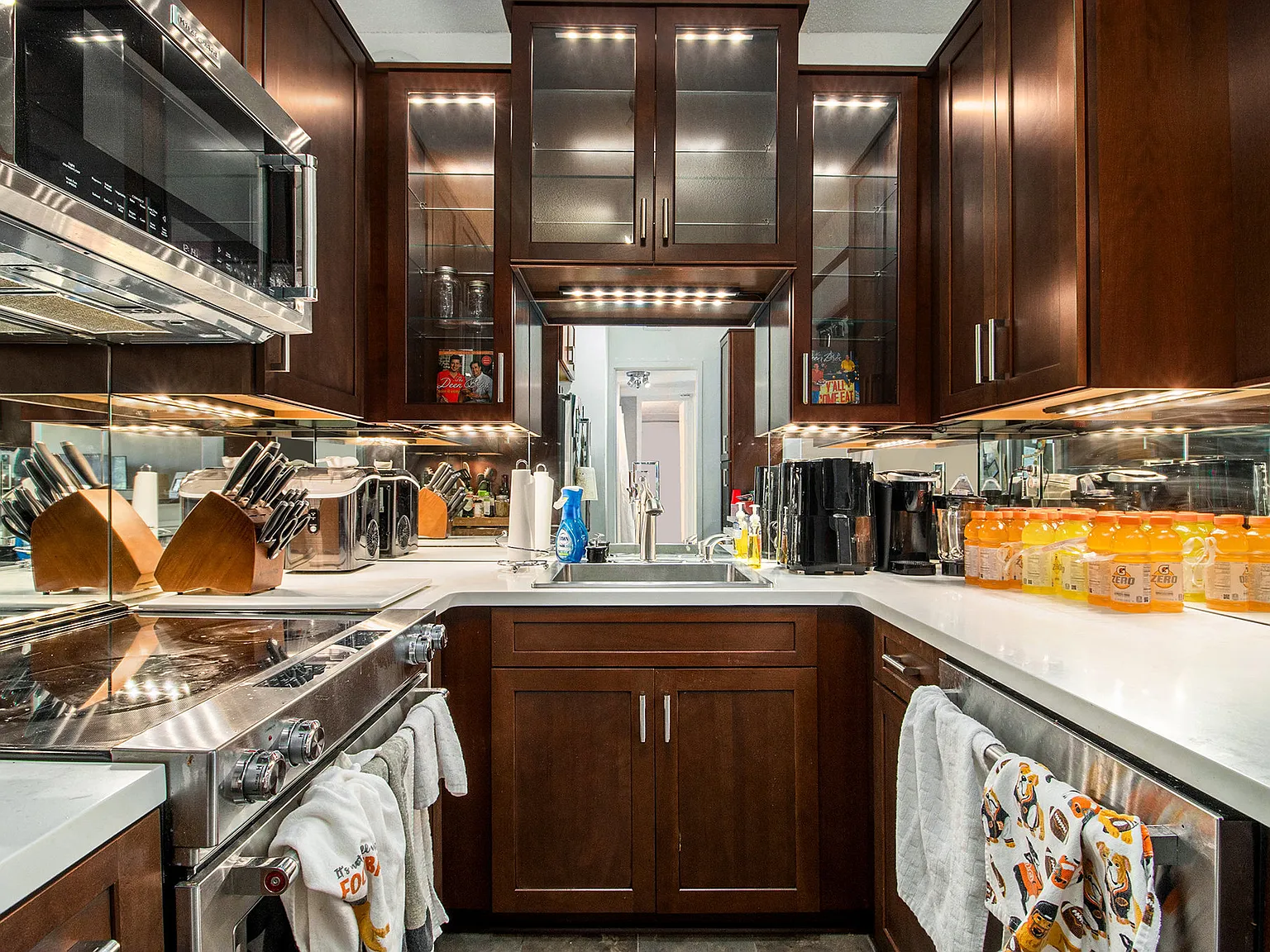1 bed, 815 sqft, $2,000 — Photo 2