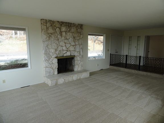 2nd image of 424 Panorama Dr