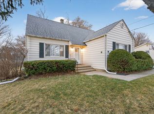 1111 N Cedar Rd, New Lenox, IL