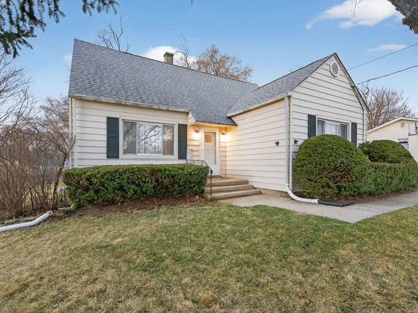 1111 N Cedar Rd, New Lenox, IL 60451