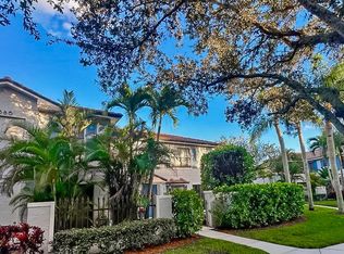 386 Prestwick Cir APT 3, Palm Beach Gardens, FL 33418