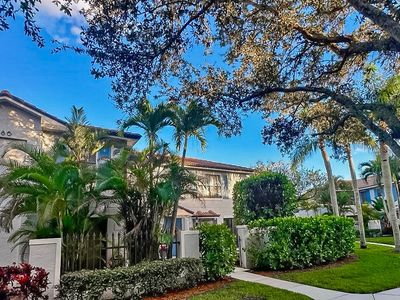 386 Prestwick Circle #3, Palm Beach Gardens, FL, 33418