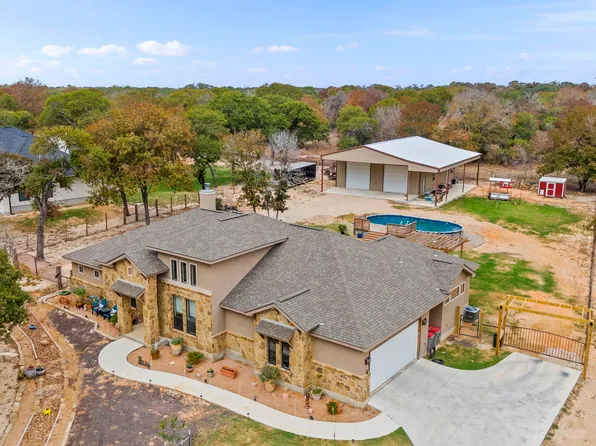189 OAK FIELDS DR, Floresville, TX 78114