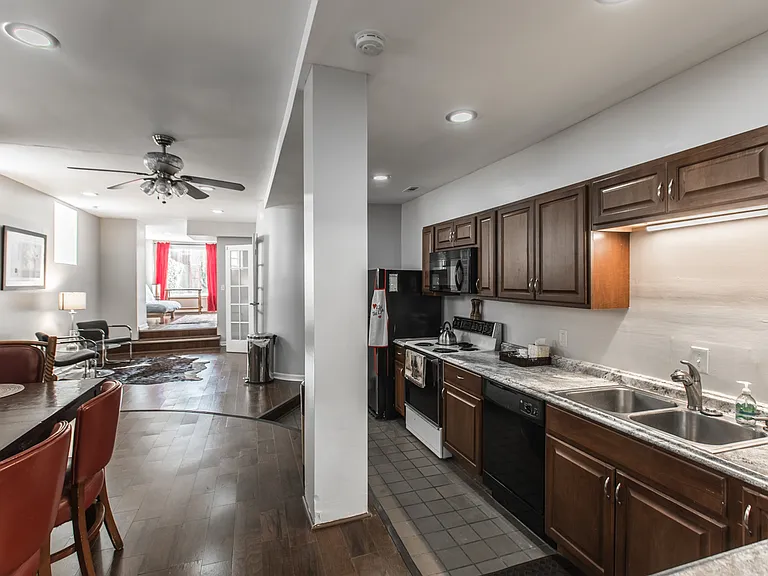 3821 Baltimore Ave — Photo 10