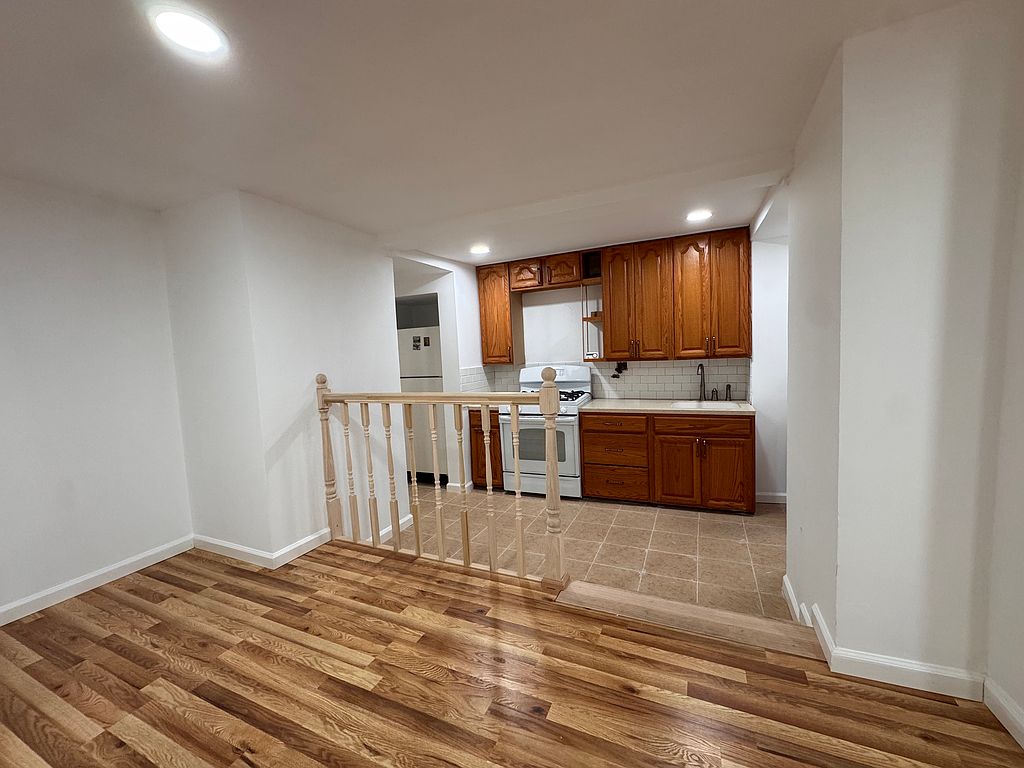 1-bedroom apartment for rent in Morris Park