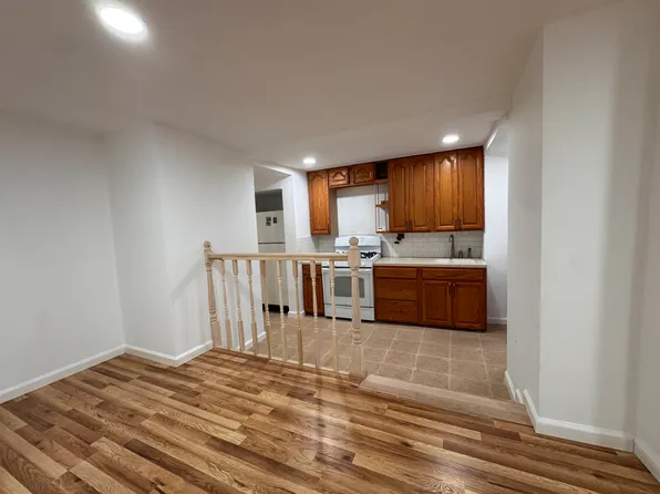 (undisclosed Address), Bronx, NY 10461