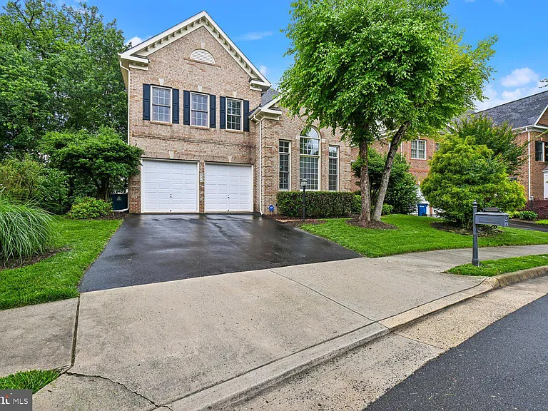 2375 Jawed Pl — Photo 2