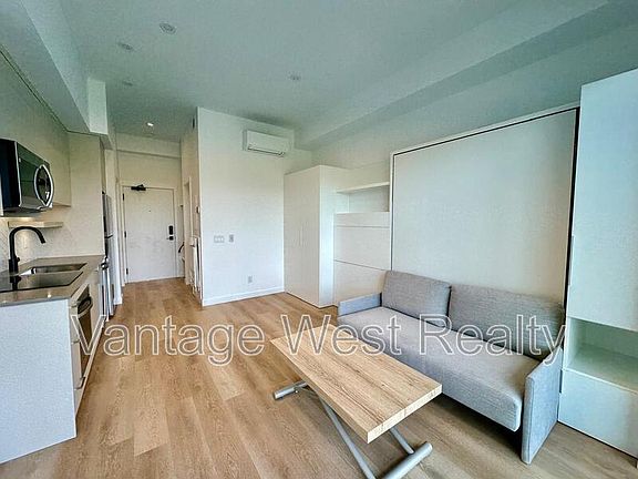 3rd image of 1301 Belaire Ave #614
