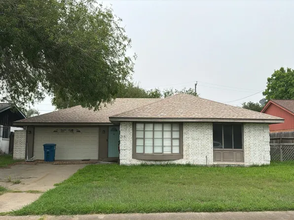 215 Blanco Dr, Portland, TX 78374