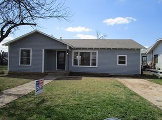 207 W. 12th St., Quanah, TX 79252