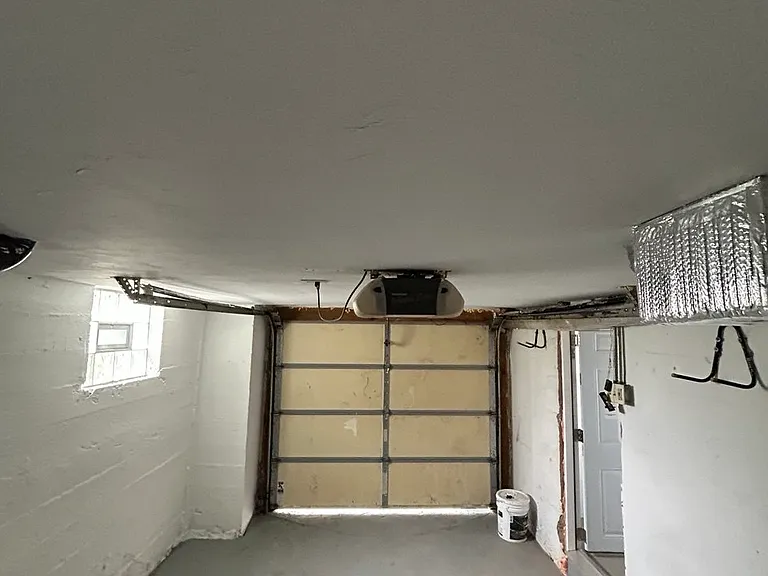 315 W Miller Ave — Photo 8