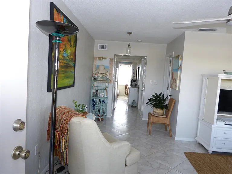 2 Causeway Blvd #206 — Photo 5