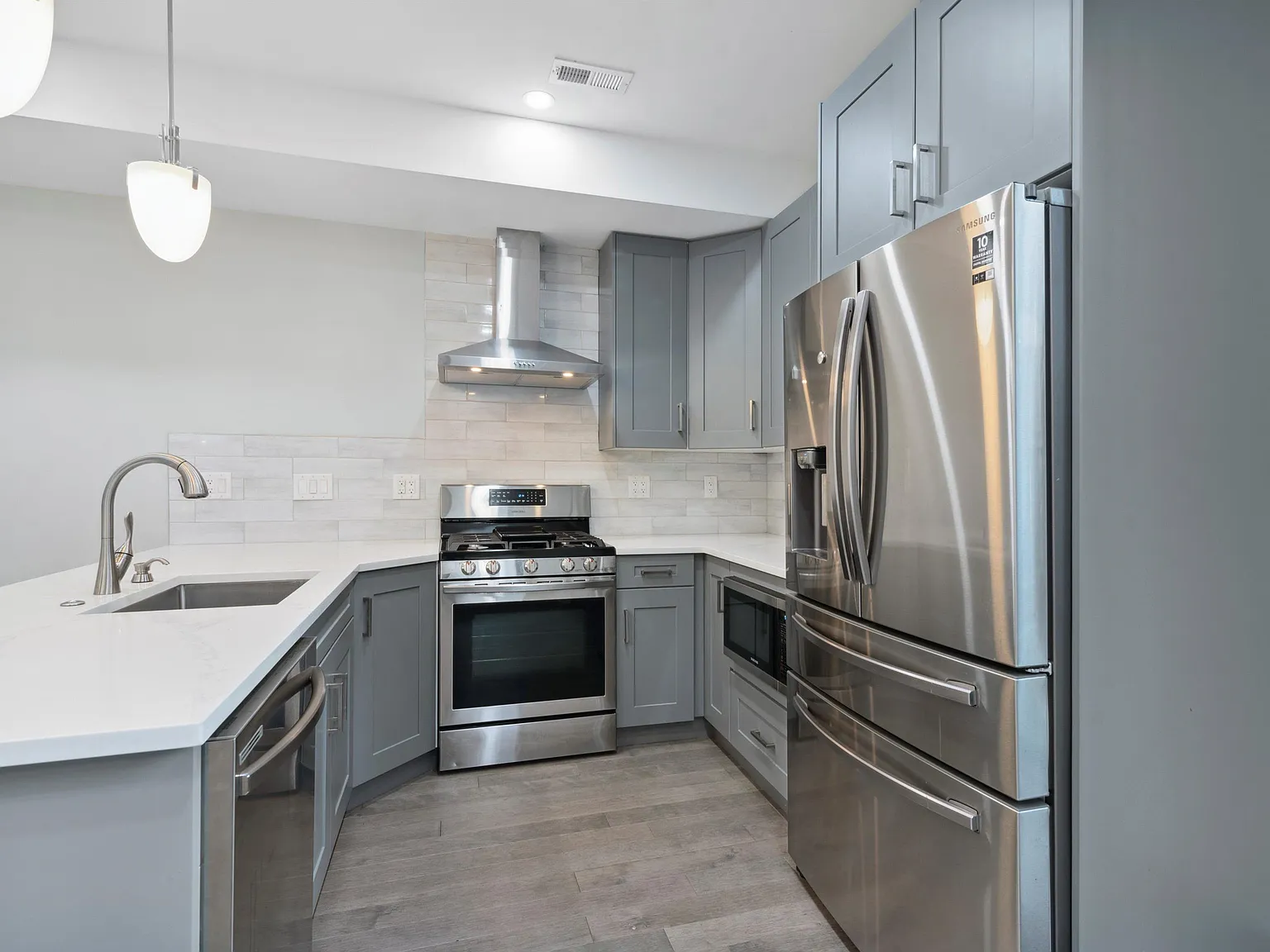 2 bed, 2.5 bath, 1207 sqft, $2,500 — Photo 1