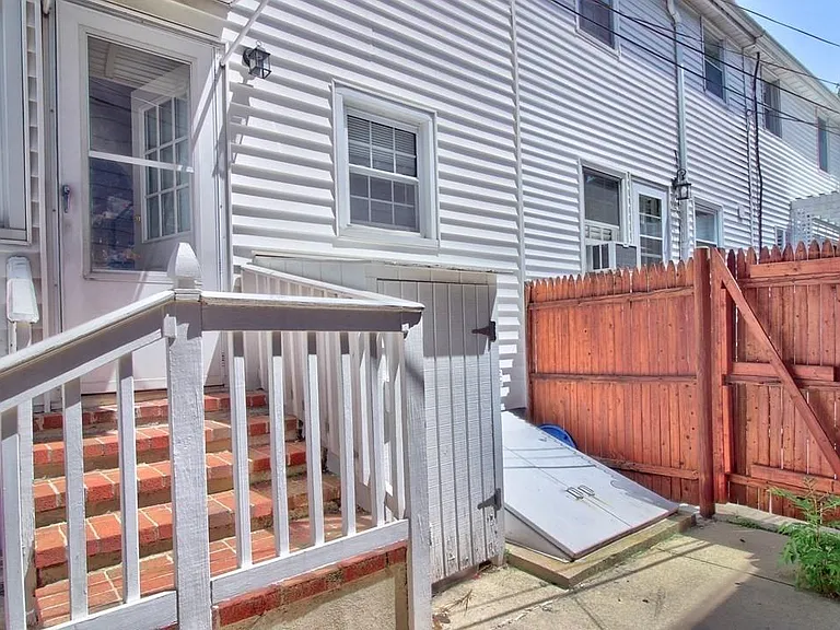 97 P St — Photo 10