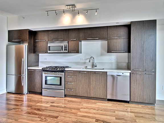 4th image of 2911 2nd Ave Unit 516