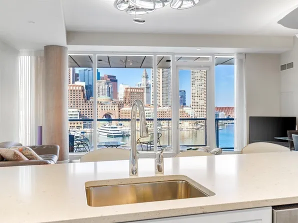 22 Liberty Dr Unit 7M, Boston, MA 02210