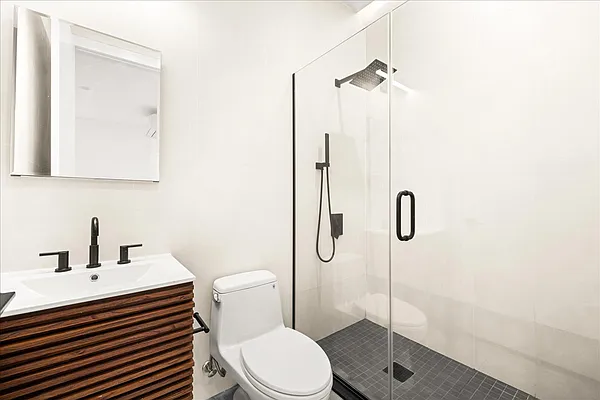 Rented by SERHANT. | media 7