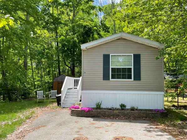 36 Evergreen Terrace, Lee, NH 03861