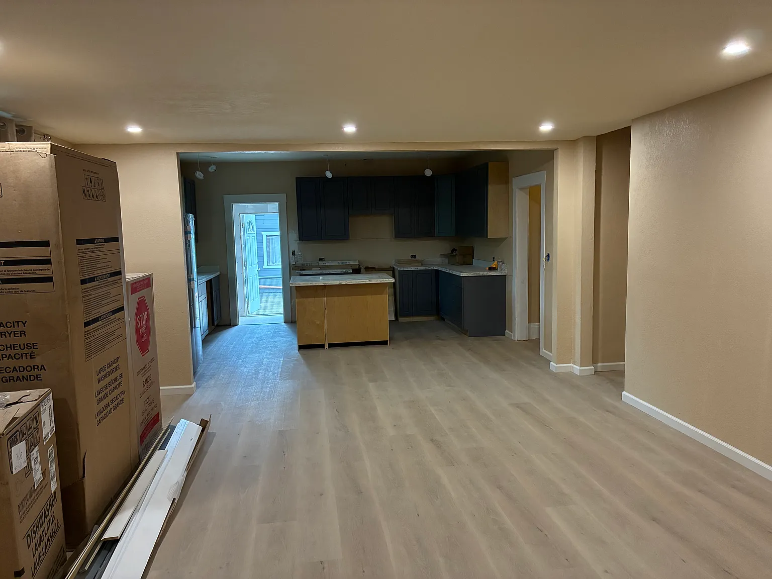 2 bed, 2200 sqft, $4,250 — Photo 3