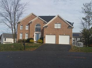 11402 Sunny View Ct, Hagerstown, MD 21742