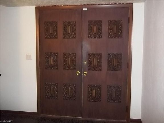 5th image of 4599 Redwood Dr