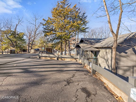 5th image of 361 Moongate Dr