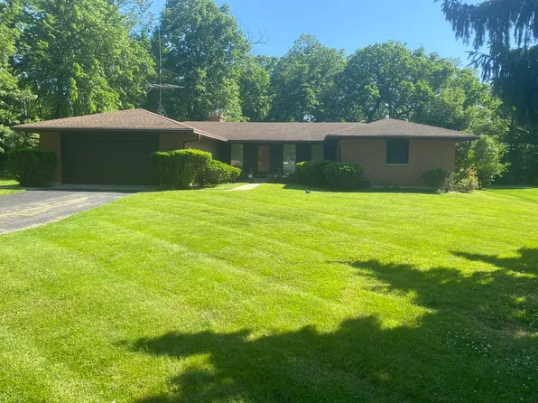 36W527 Oak Hill Dr, Dundee, IL 60118