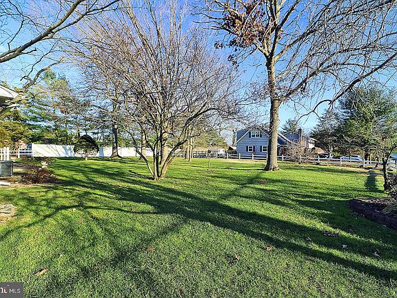 4th image of 21 Clement Pl