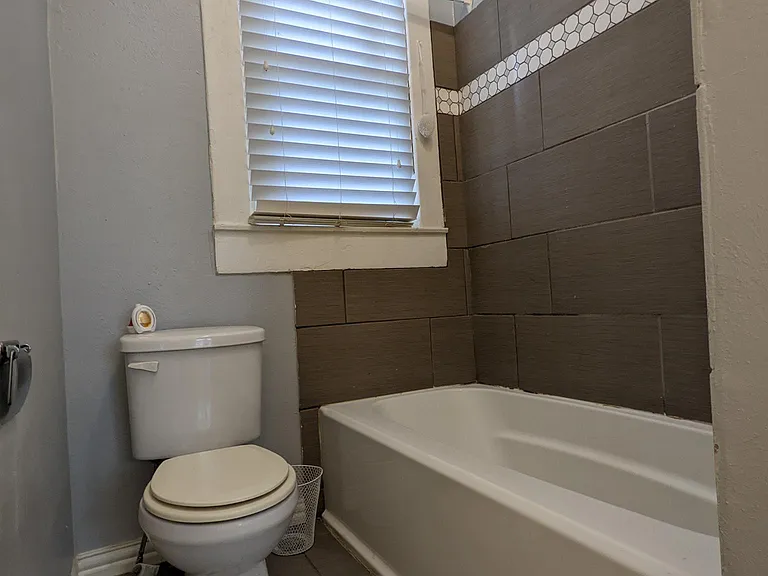 1115 N Crawford St #2 — Photo 9
