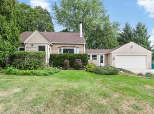 12450 W Needham Dr, New Berlin, WI 53151