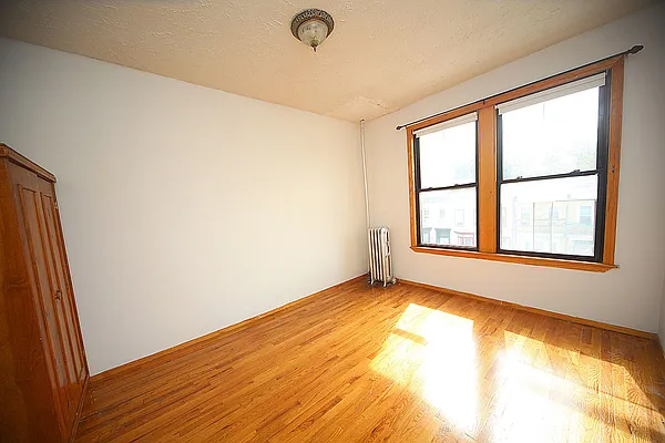 Rented by Metropolitan Realty | media 3