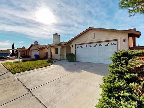 2nd image of 15809 Cedarwood Pl