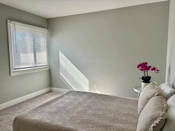 20333 Detroit Rd APT 406A, Rocky River, OH 44116