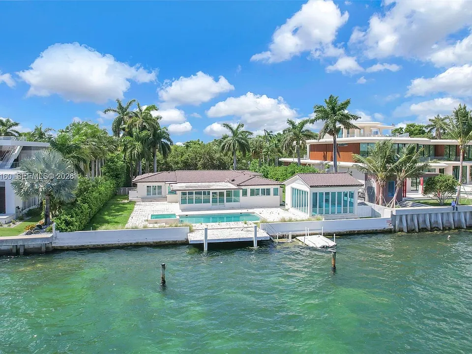 205 N Hibiscus Dr
