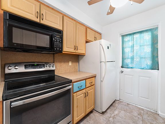 3rd image of 322 N Federal Hwy APT 232