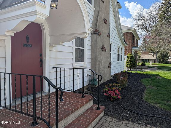 3rd image of 758 Barker Rd