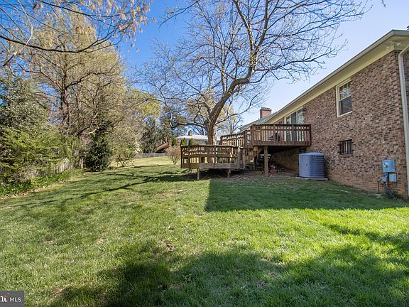 5th image of 1328 Titania Ln
