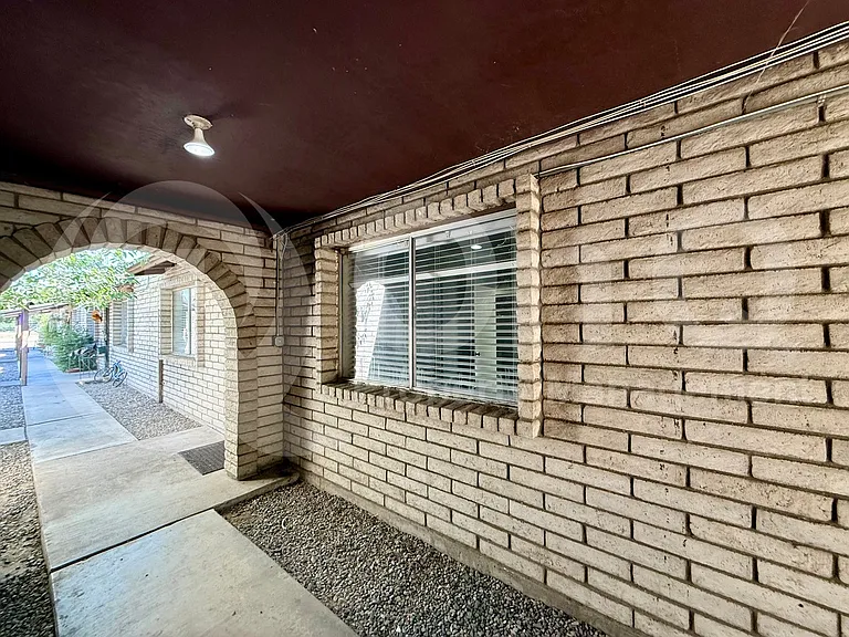 2201 W Belmont Ave #4 — Photo 22