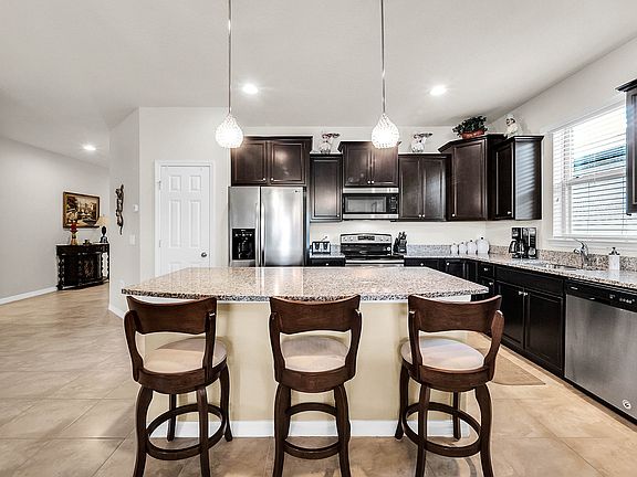 5th image of 3627 Moca Dr