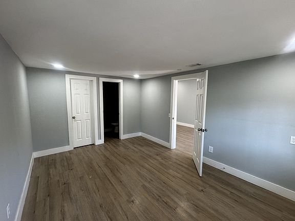 3rd image of 207 Milton Rd