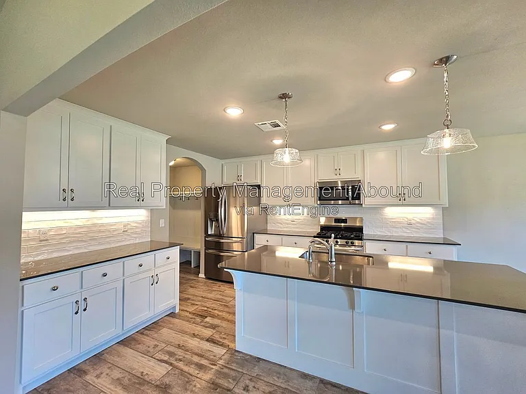 3706 S 13th Pl — Photo 19