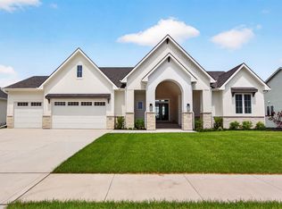16211 Sharon Dr, Urbandale, IA 50323