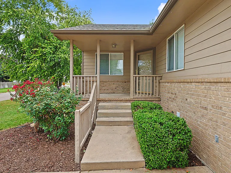 2316 N Shefford Cir — Photo 4
