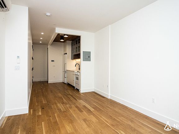 5th image of 195 Sullivan Pl APT 3D